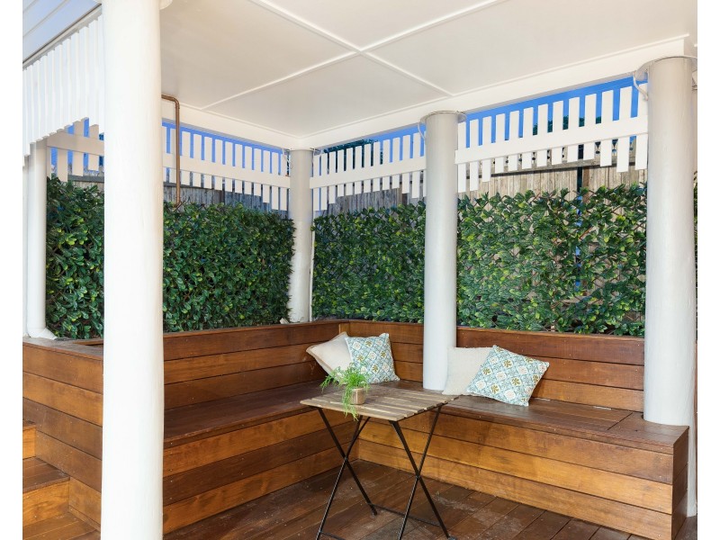 2 Annie Street, Camp Hill QLD 4152