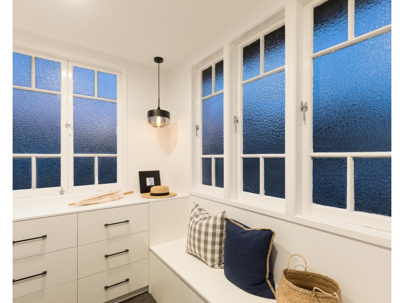 2 Annie Street, Camp Hill QLD 4152