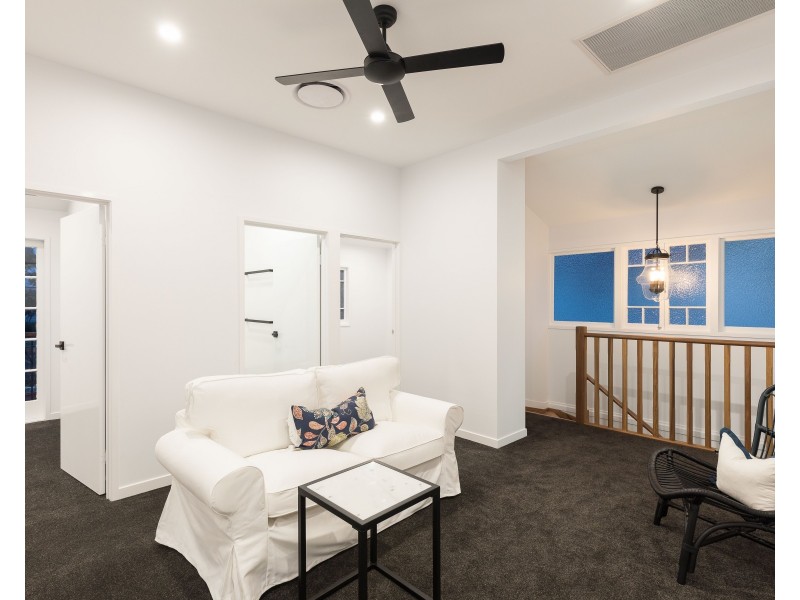 2 Annie Street, Camp Hill QLD 4152