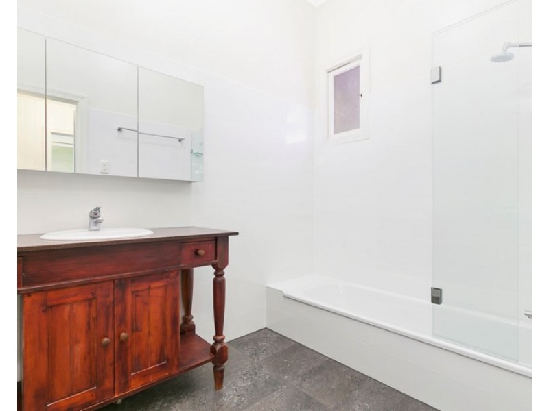 15 Lindsay Street, Hawthorne QLD 4171