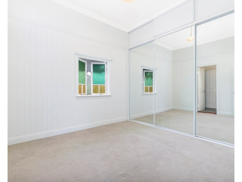 15 Lindsay Street, Hawthorne QLD 4171