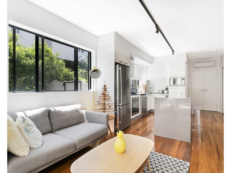 4/11 Wordsworth Street, Bulimba QLD 4171
