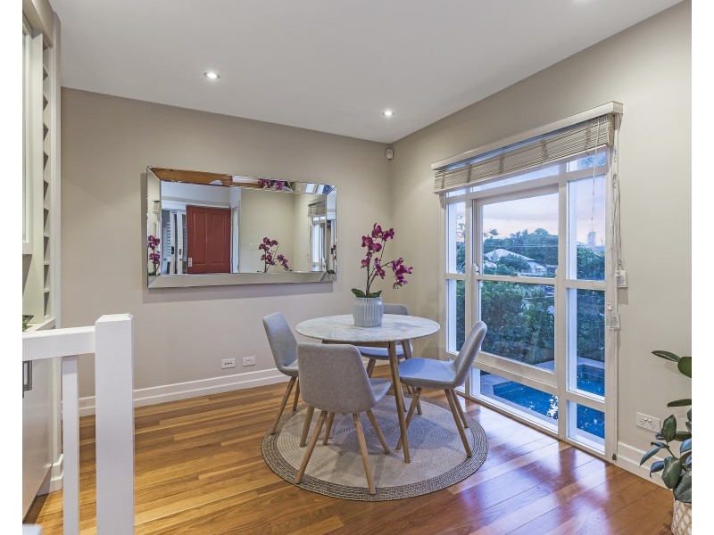 53B Thackeray Street, Norman Park QLD 4170