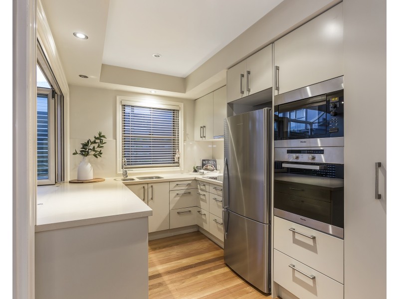 53B Thackeray Street, Norman Park QLD 4170