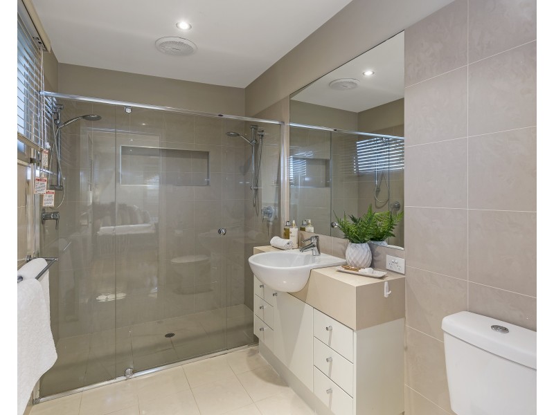 53B Thackeray Street, Norman Park QLD 4170