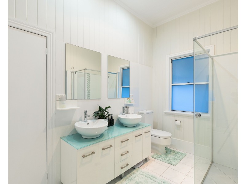 46 School Road, Yeronga QLD 4104