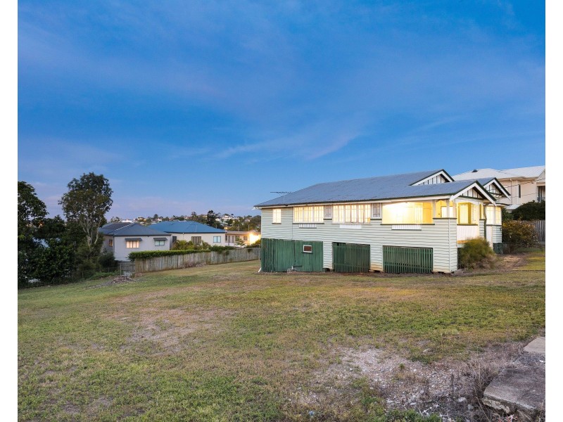 37 Nicholson Street, Greenslopes QLD 4120