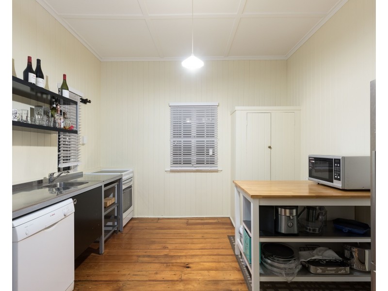 37 Nicholson Street, Greenslopes QLD 4120