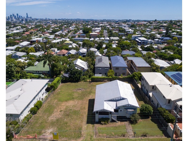 37 Nicholson Street, Greenslopes QLD 4120