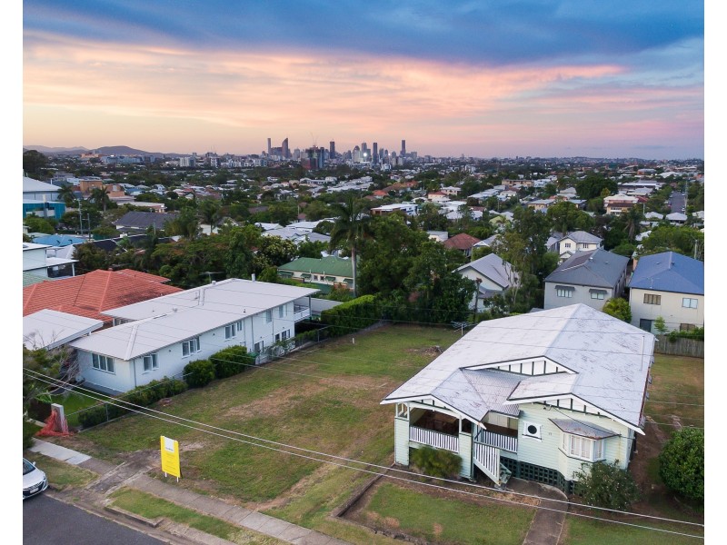 37 Nicholson Street, Greenslopes QLD 4120