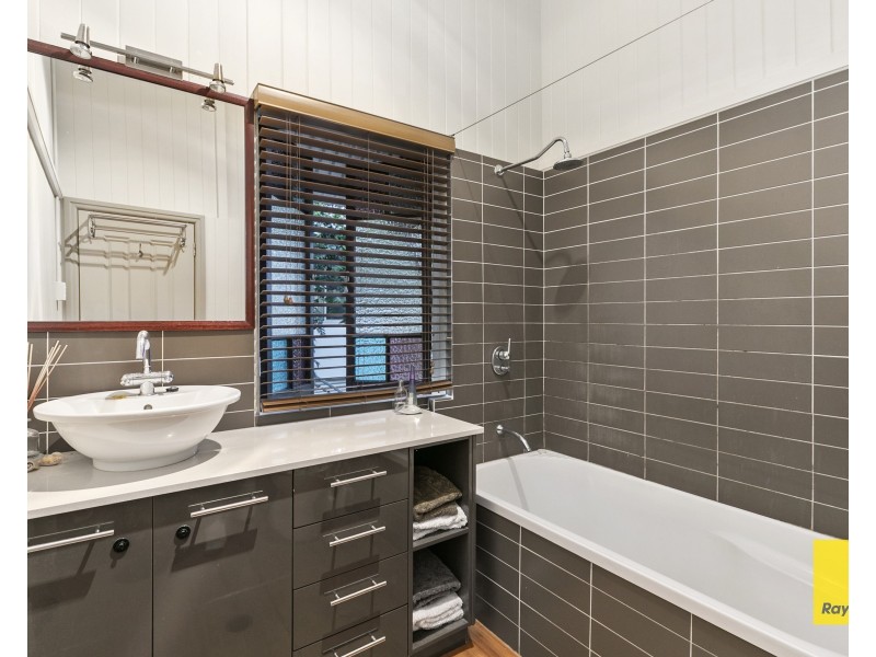 34 Darnley Street, Rocklea QLD 4106