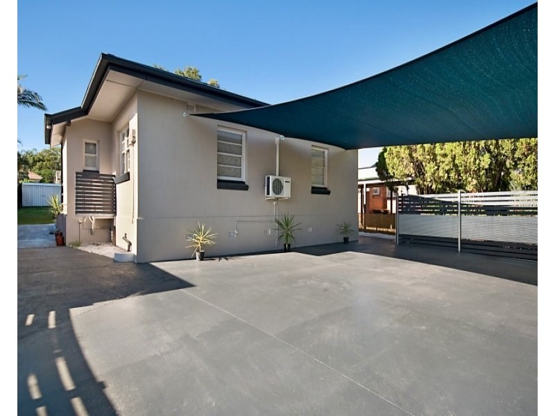 77 Junction Road, Morningside QLD 4170