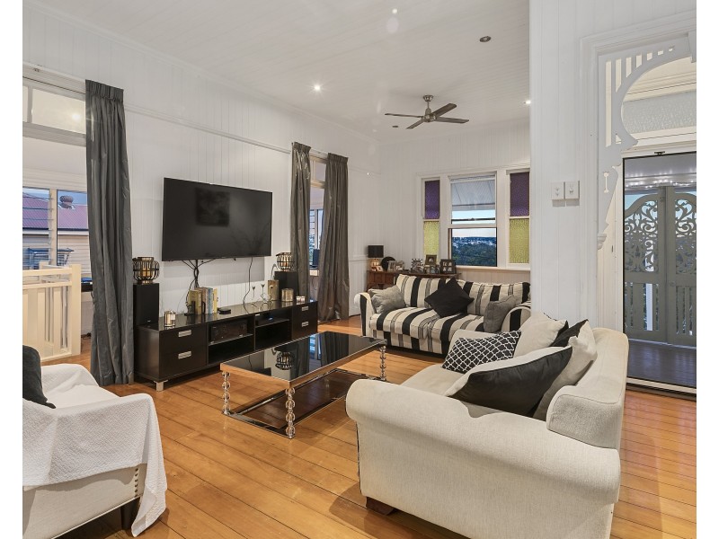 36 Tennyson Street, Norman Park QLD 4170