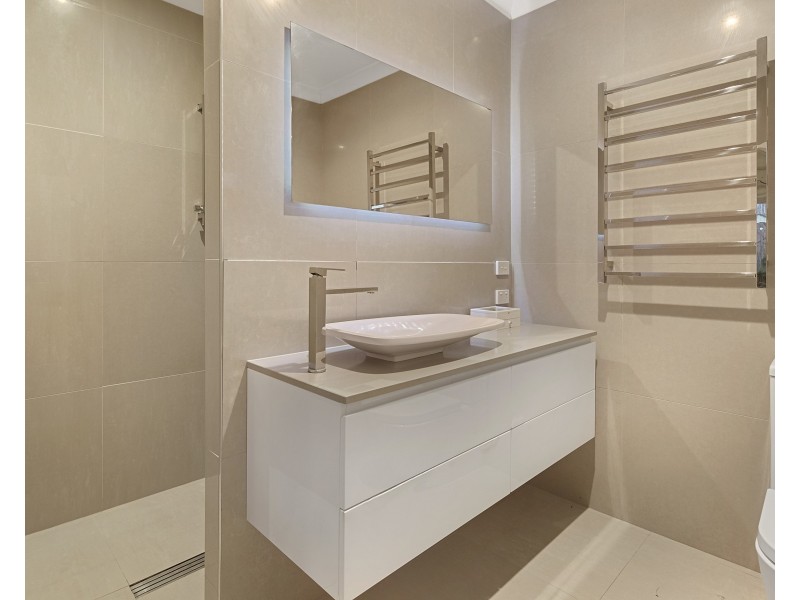 36 Tennyson Street, Norman Park QLD 4170