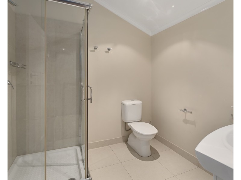 36 Tennyson Street, Norman Park QLD 4170