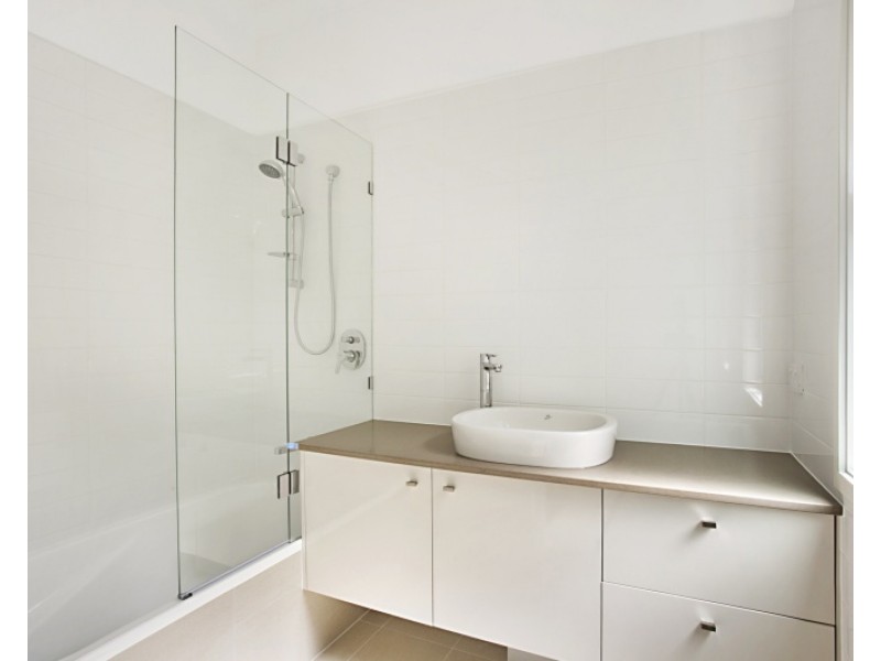 2/133 Grosvenor Street, Morningside QLD 4170