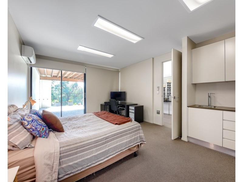 51 Darcy Road, Seven Hills QLD 4170