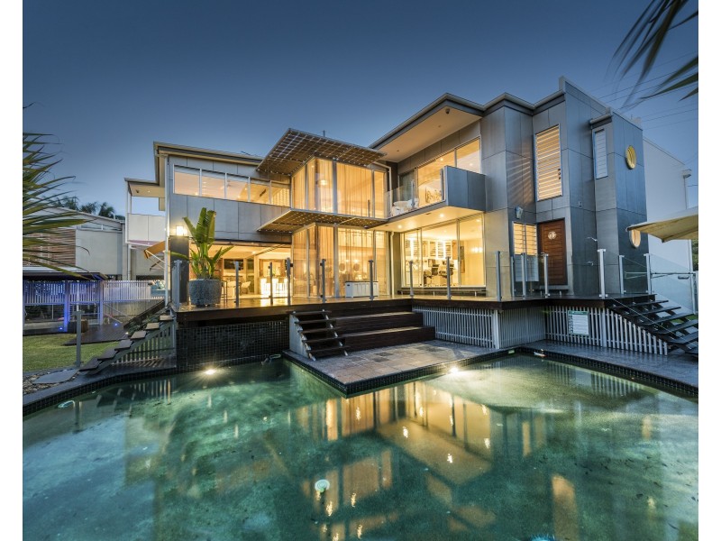 61 Gillan Street, Norman Park QLD 4170