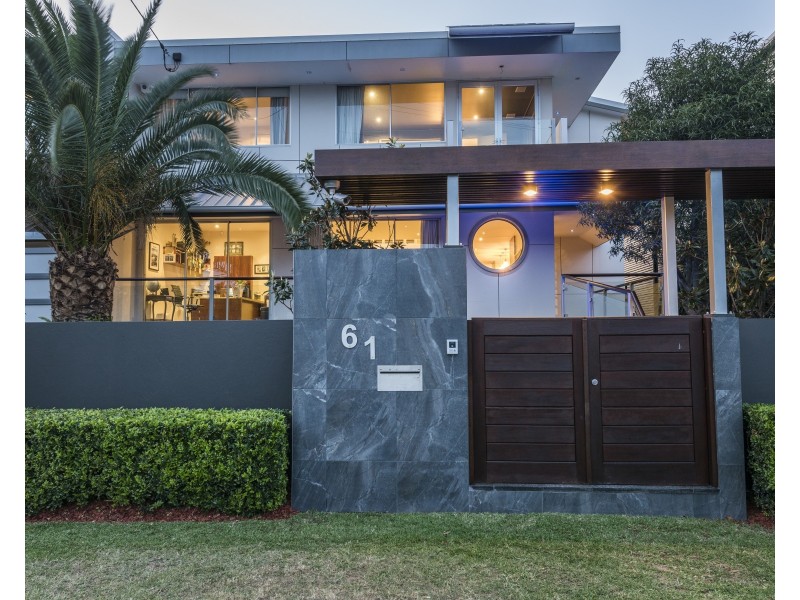 61 Gillan Street, Norman Park QLD 4170