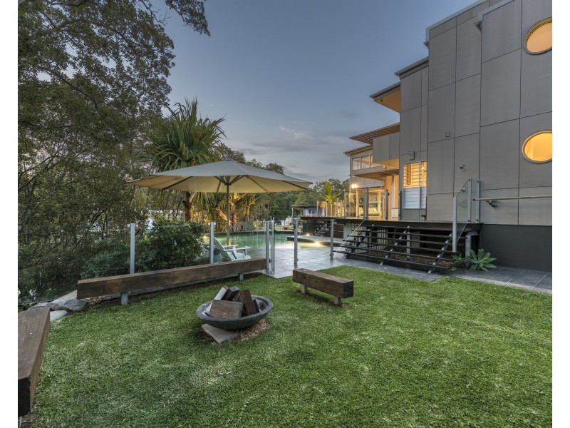 61 Gillan Street, Norman Park QLD 4170