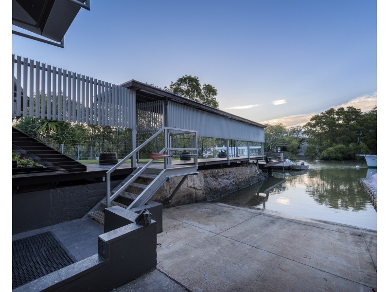 61 Gillan Street, Norman Park QLD 4170