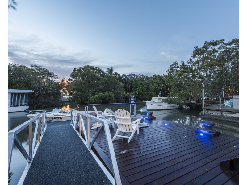 61 Gillan Street, Norman Park QLD 4170