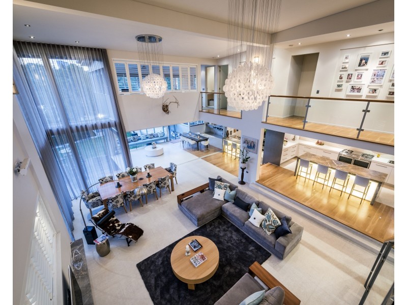 61 Gillan Street, Norman Park QLD 4170