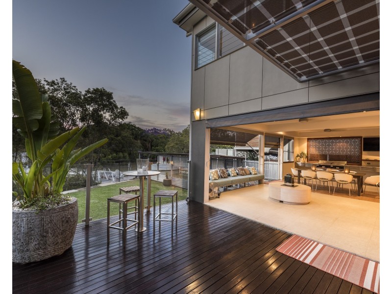 61 Gillan Street, Norman Park QLD 4170