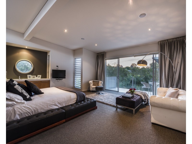 61 Gillan Street, Norman Park QLD 4170