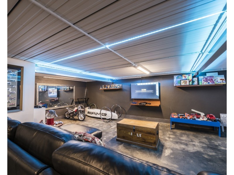 61 Gillan Street, Norman Park QLD 4170