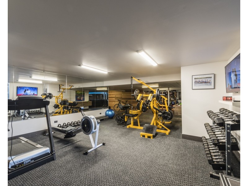 61 Gillan Street, Norman Park QLD 4170