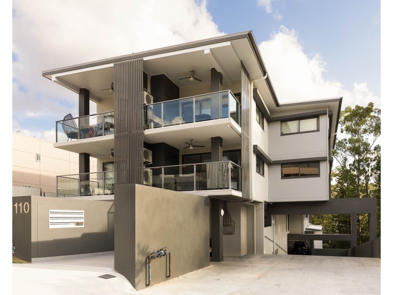 1/110 Nicholson Street, Greenslopes QLD 4120