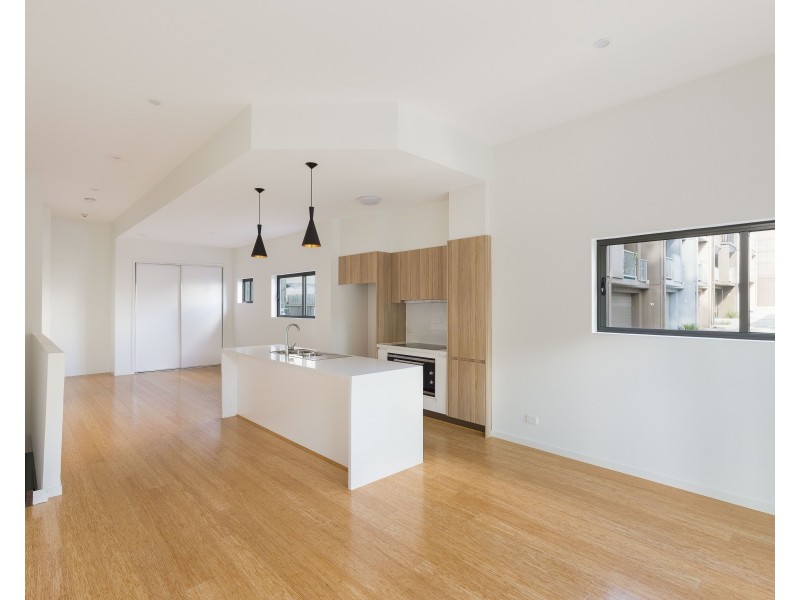 1/110 Nicholson Street, Greenslopes QLD 4120