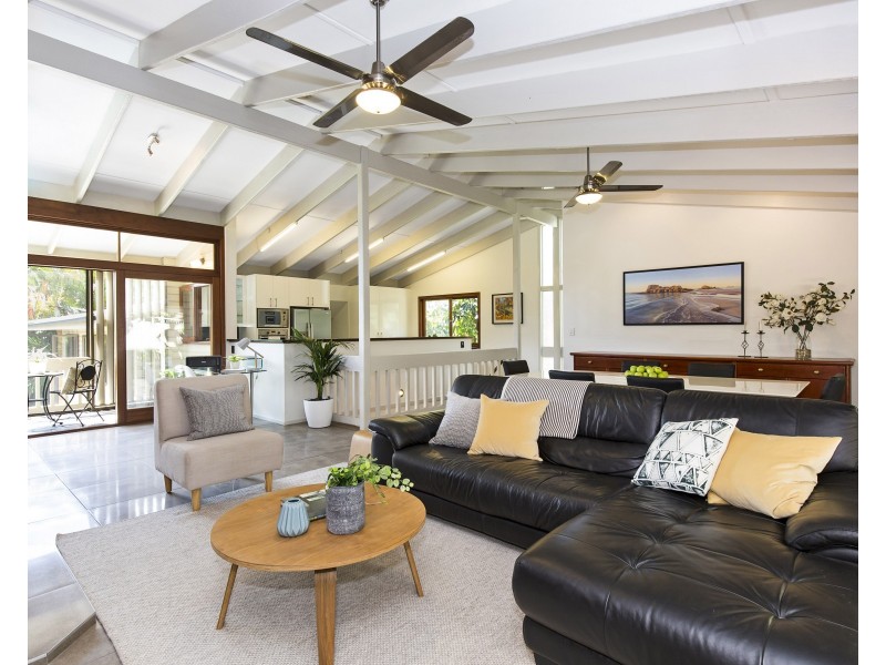 4 Yonga Street, Balmoral QLD 4171