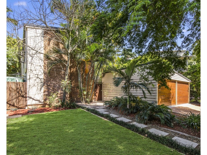 4 Yonga Street, Balmoral QLD 4171