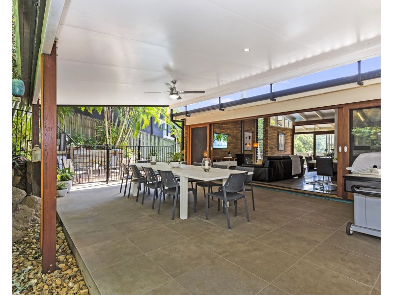 4 Yonga Street, Balmoral QLD 4171