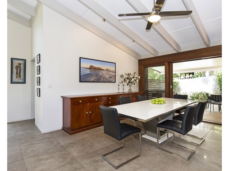 4 Yonga Street, Balmoral QLD 4171