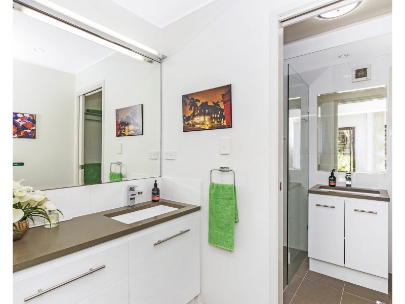 4 Yonga Street, Balmoral QLD 4171