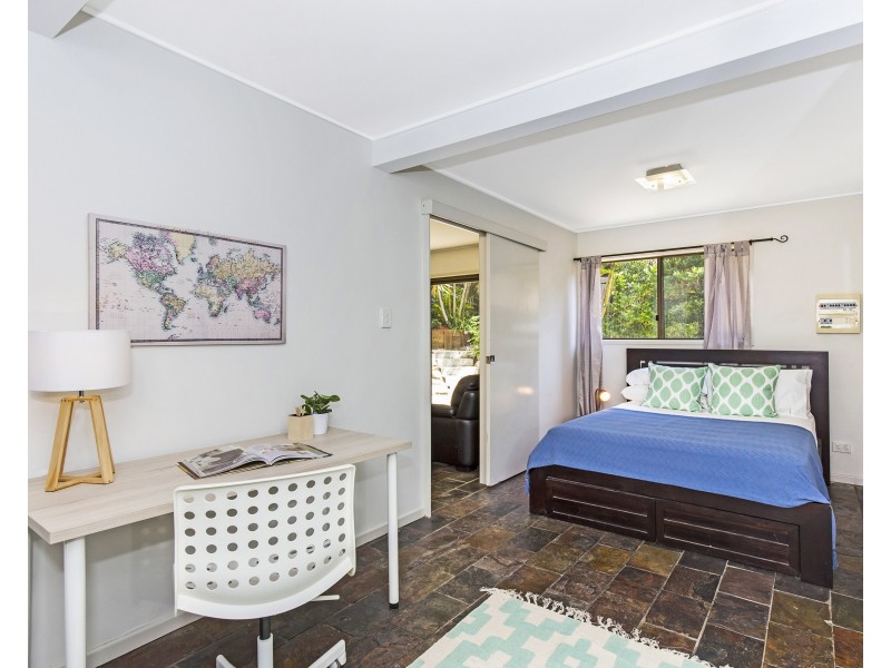 4 Yonga Street, Balmoral QLD 4171