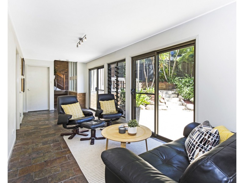 4 Yonga Street, Balmoral QLD 4171