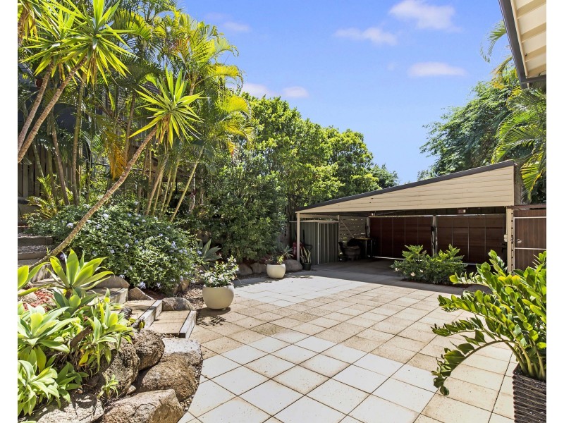 4 Yonga Street, Balmoral QLD 4171