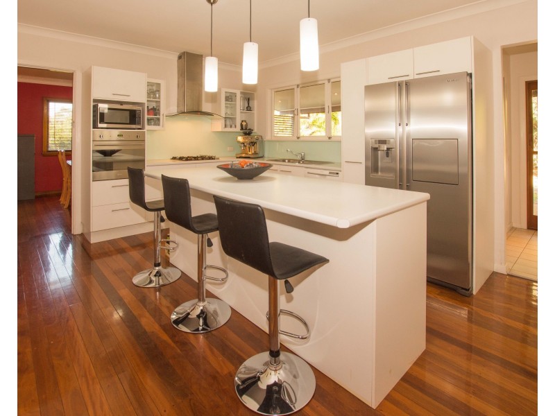 10 Sterculia Avenue, Holland Park West QLD 4121