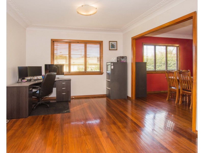 10 Sterculia Avenue, Holland Park West QLD 4121