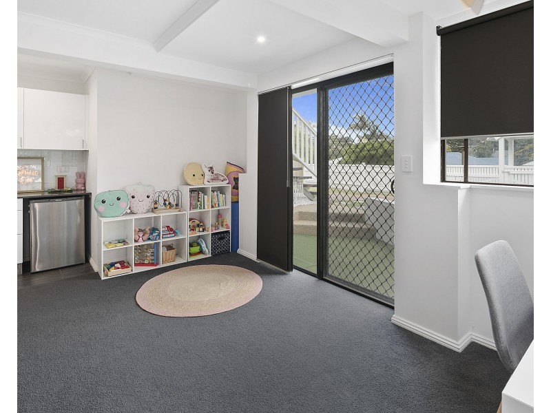 64 Nurstead Street, Camp Hill QLD 4152