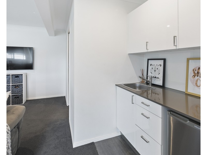 64 Nurstead Street, Camp Hill QLD 4152