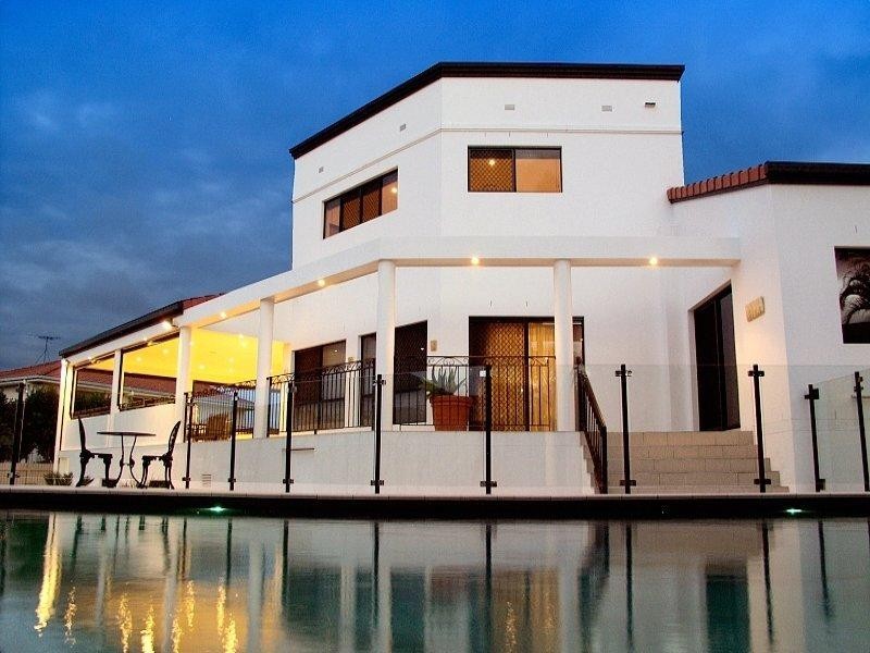 35 Holborn Crescent, Carindale QLD 4152