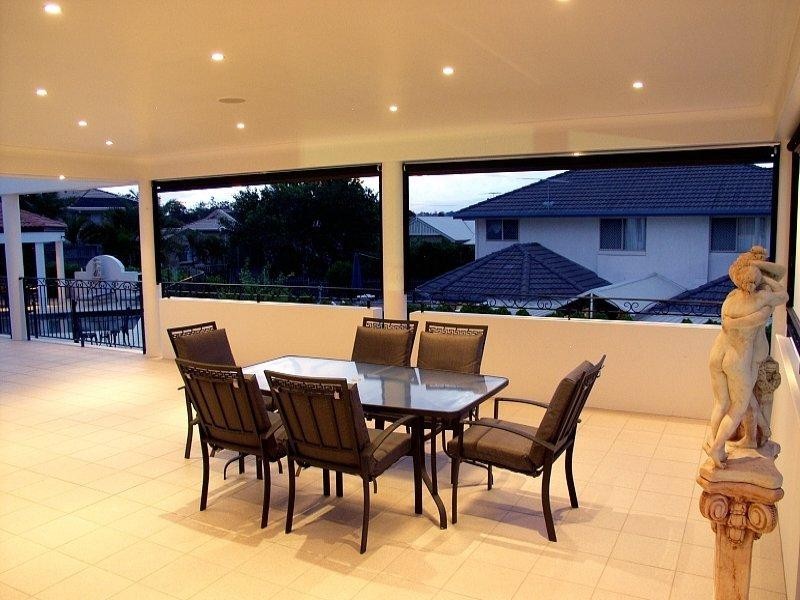 35 Holborn Crescent, Carindale QLD 4152