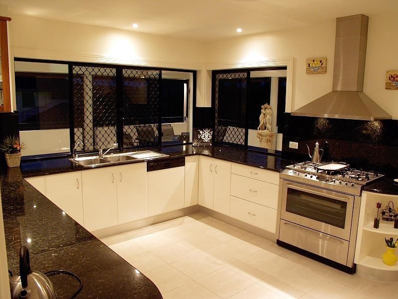 35 Holborn Crescent, Carindale QLD 4152