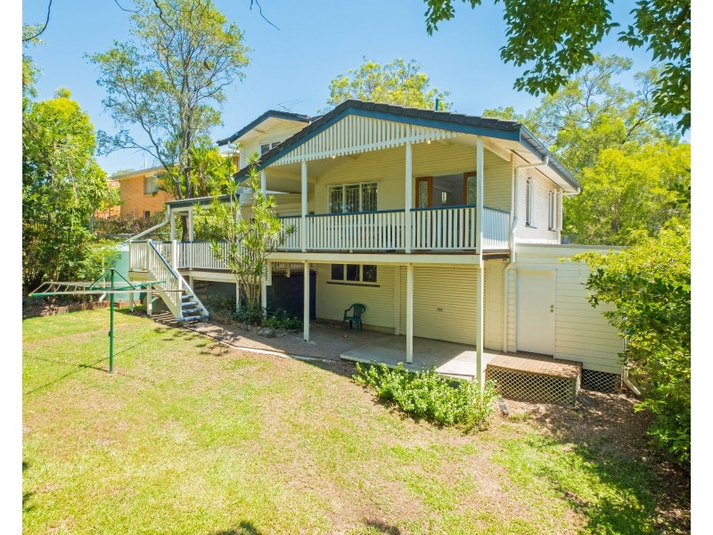 10 Algona Street, Holland Park West QLD 4121