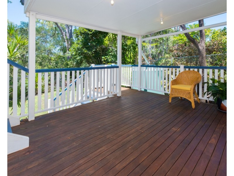 10 Algona Street, Holland Park West QLD 4121